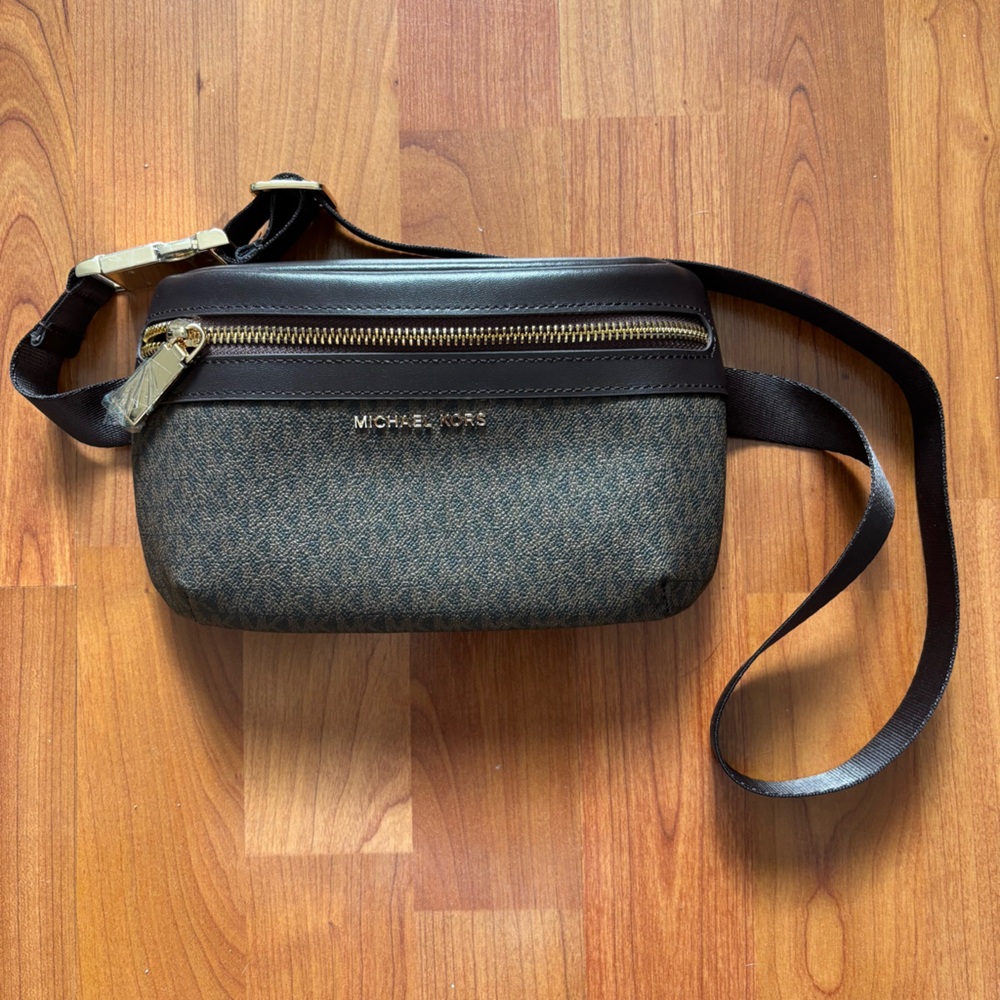 NEW Michael Kors Fanny pack purse